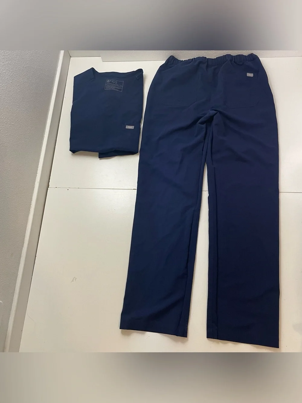 Figs Men Scrubs matching Navy Top M and Pants size S Workwear Medical